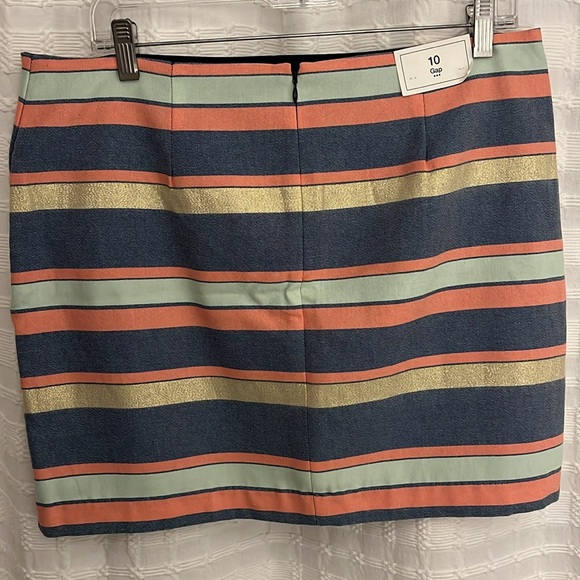 NWT- Gap women’s skirt size 10 mini striped skirt with great lines - Picture 2 of 7